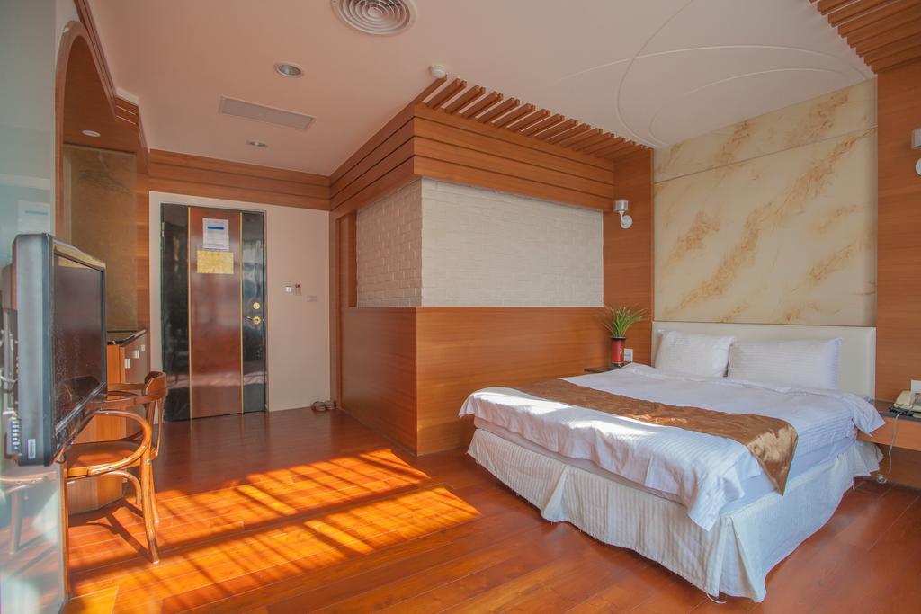 Shuian Lakeside Hotel Юйчи Номер фото