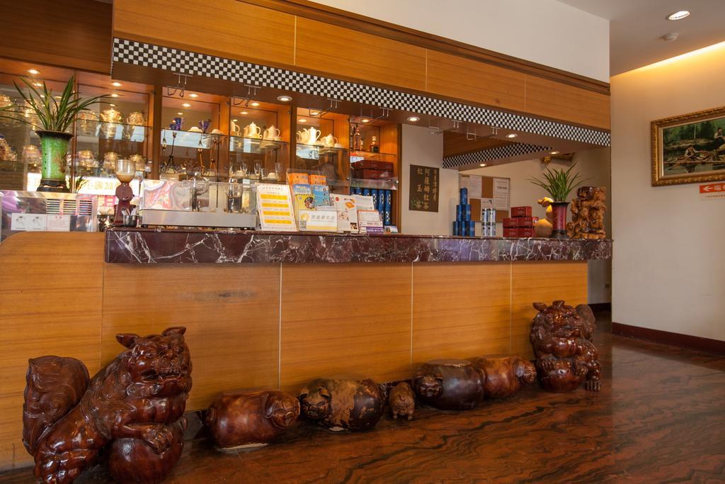 Shuian Lakeside Hotel Юйчи Экстерьер фото
