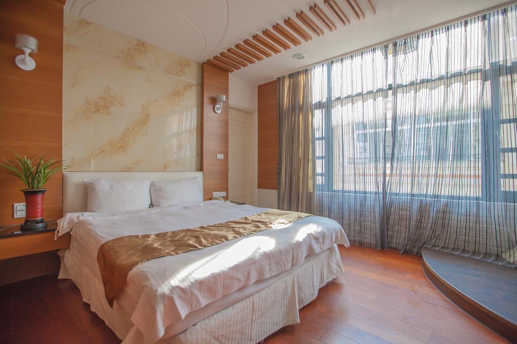 Shuian Lakeside Hotel Юйчи Экстерьер фото