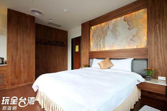 Shuian Lakeside Hotel Юйчи Экстерьер фото